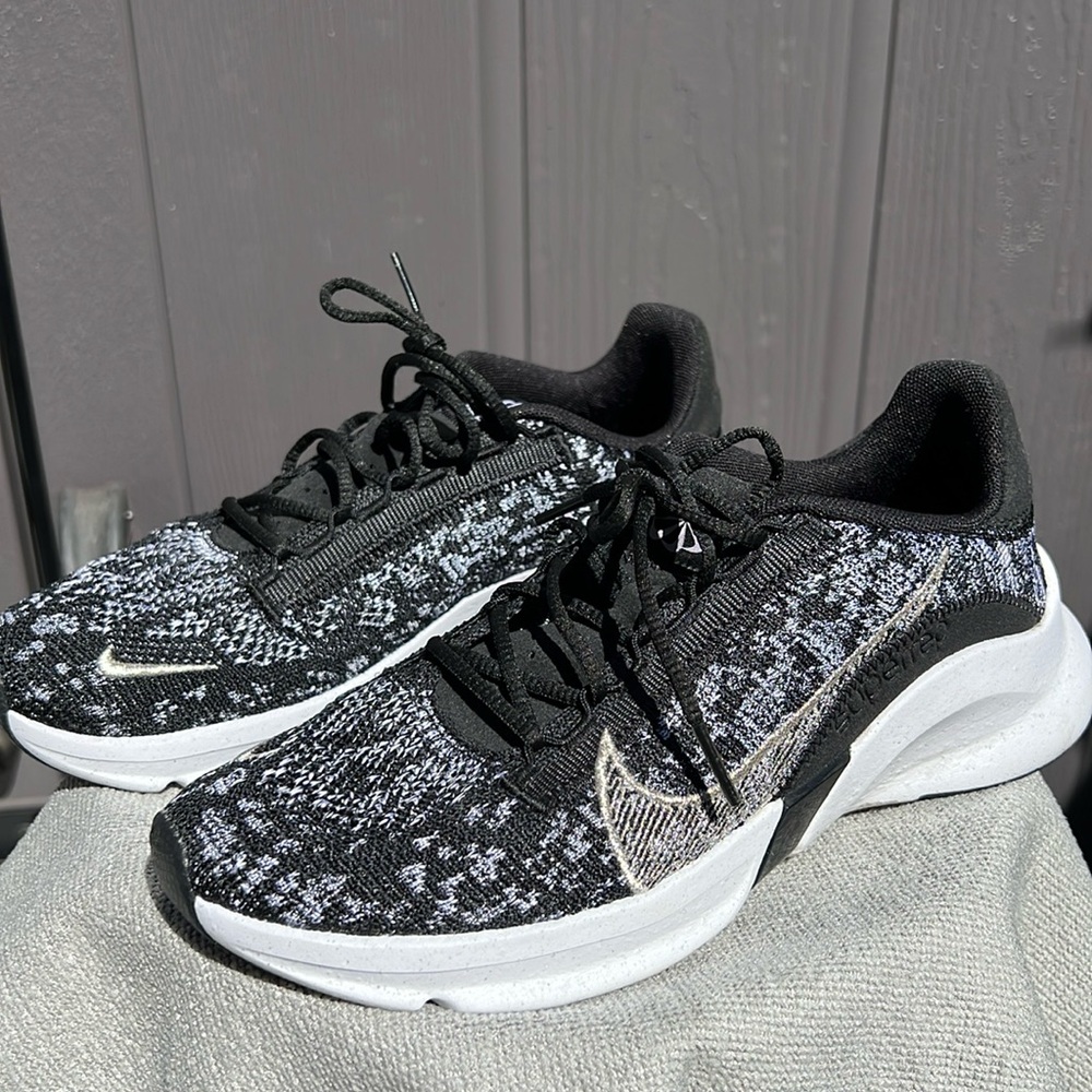 Nike Womens SuperRep Go 3 FlyKnit Size 8 Black White Grey